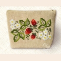 Набор-косметичка для вышивания нитками Маричка "Клубника"